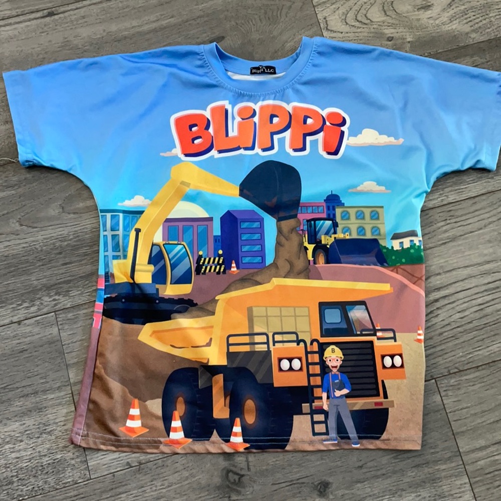Blippi t shirt youth small